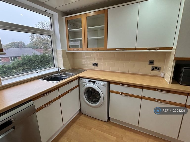 2 bedroom flat in Verdala Park, Liverpool, L18 (2 bed) (#2593201)