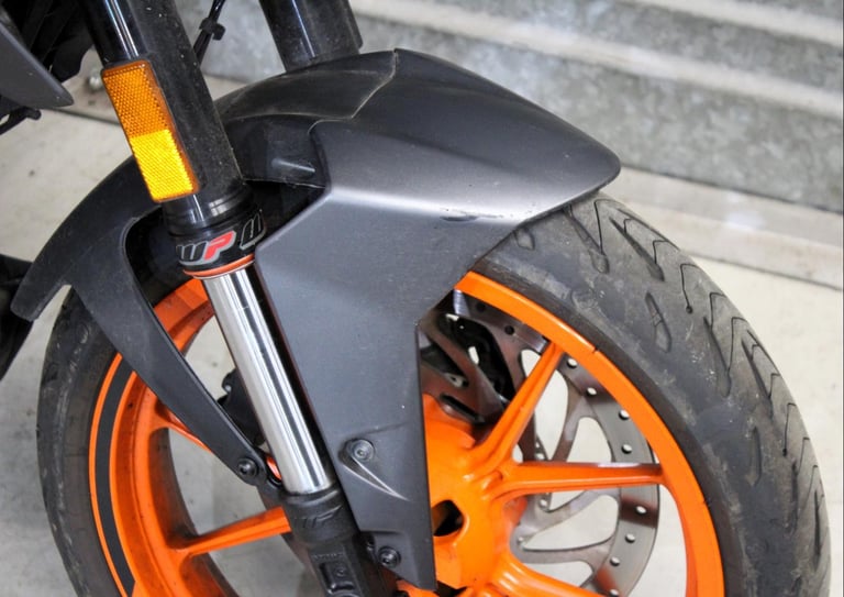 2023 73 KTM DUKE 125 ABS LEARNER LEGAL TRADE SALE 3K GREY/ORANGE NEW MOT RIDE