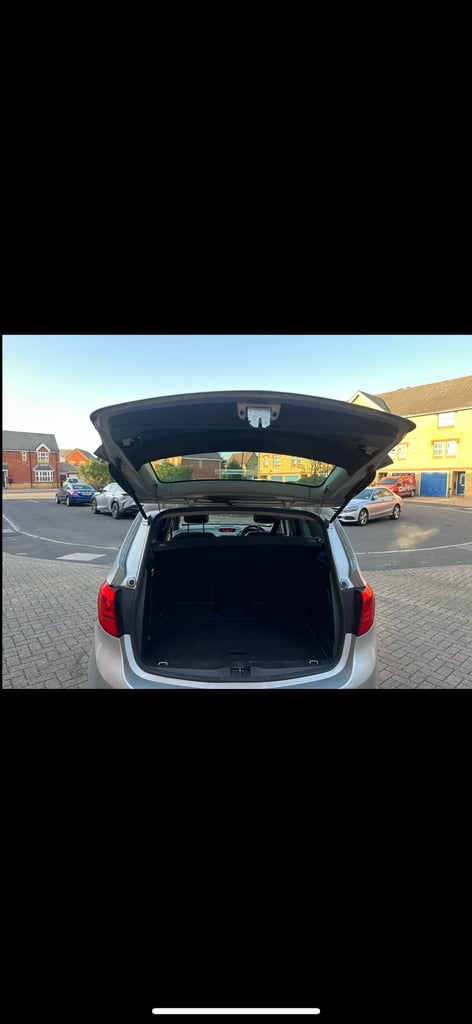 2013 Vauxhall Meriva 1.4i 16V SE 5dr MPV Petrol Manual