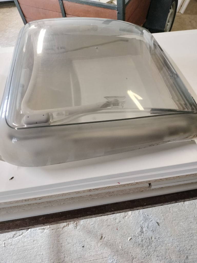 Roof skylight 
