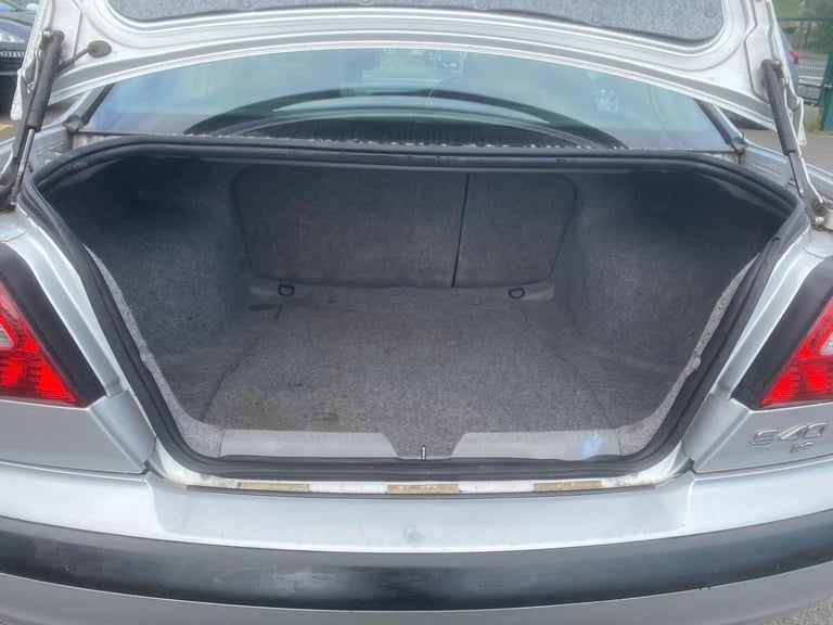 2004 Volvo S40 1.8 Sport 4dr Auto [122bhp] SALOON PETROL Automatic