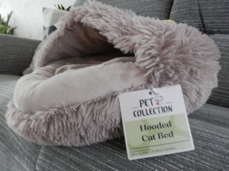 Hooded Cat Bed