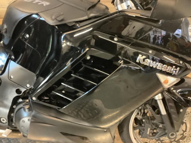 KAWASAKI GTR1400 2009 28K MILES