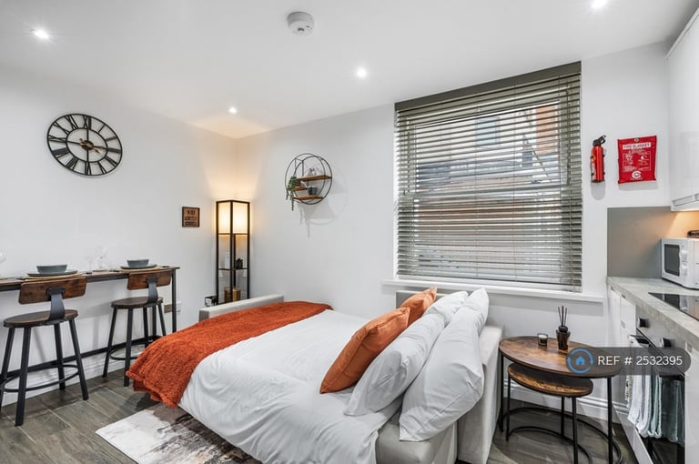 1 bedroom flat in Windsor Court, Brighton, BN1 (1 bed) (#2532395)