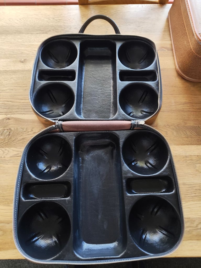 Henselite lawn bowling bowls with case and Scorpion Shoes