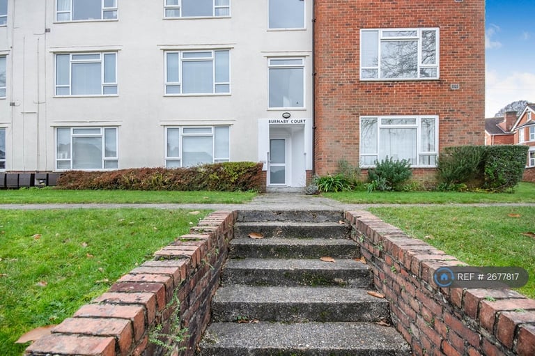 2 bedroom flat in Burnaby Road, Bournemouth, BH4 (2 bed) (#2677817)