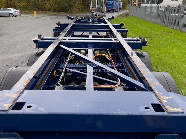 DENNISON SLIDING SKELETAL TRAILER