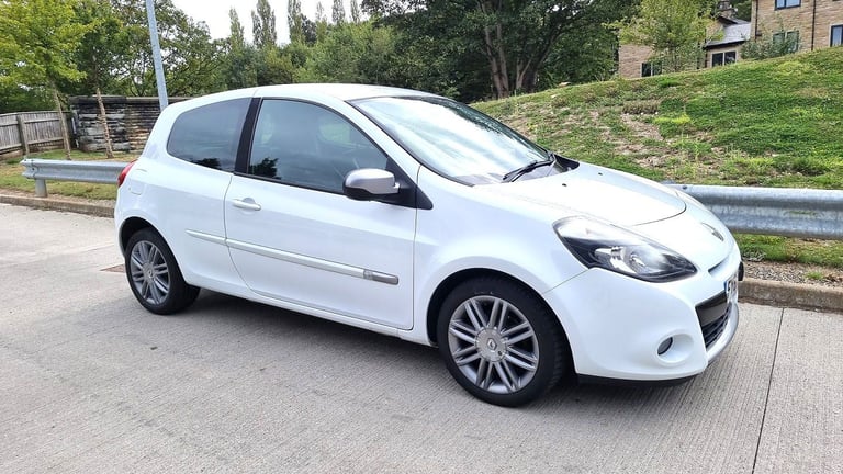 Cheap Renault Clio 1.2 Low Insurance 3Dr Full Service History Low Tax (GOLF A3 POLO FABIA CORSA)