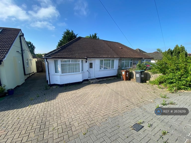3 bedroom house in Carpenders Avenue, Watford, WD19 (3 bed) (#2639219)
