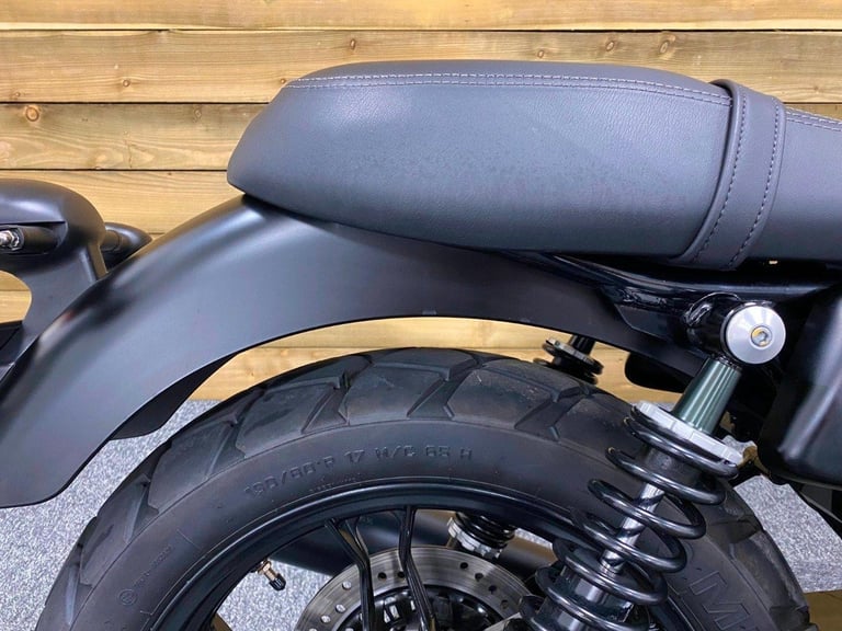 2018 MOTO GUZZI V7 STONE, ONLY 2494 MILES, FSH, COOL ITALIAN RETRO