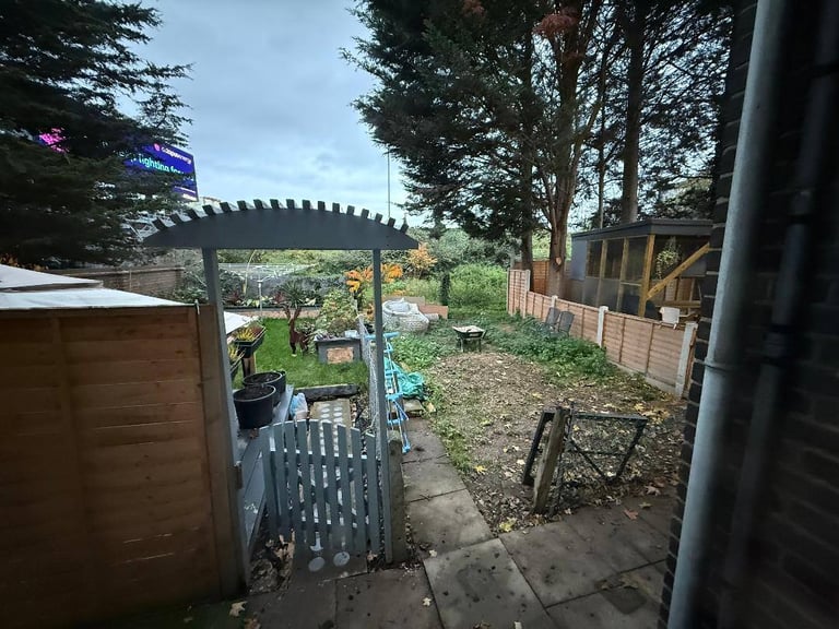 3 /4 BEDROOM FLAT TO RENT NORTH ACTON W3