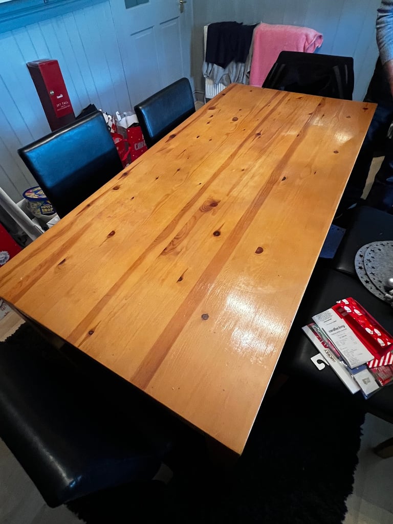 Dining table with 6 faux leather chairs