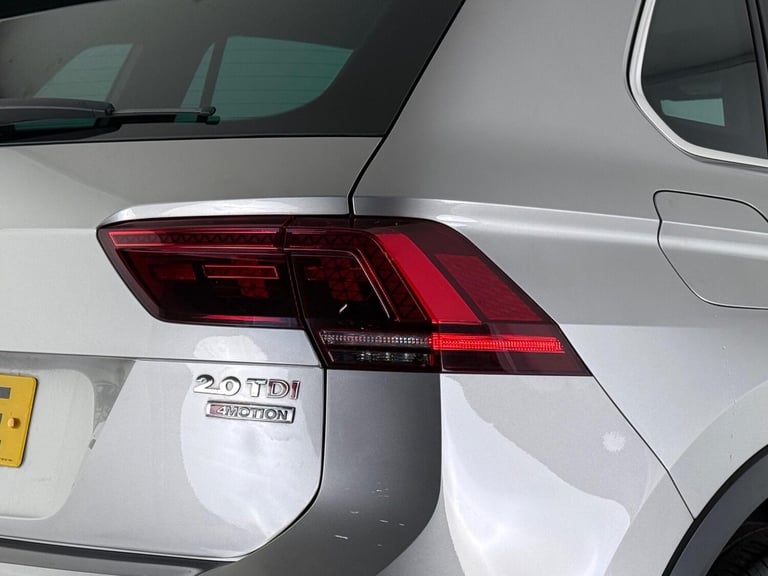  Volkswagen Tiguan 2.0 TDI BlueMotion Tech R-Line DSG 4Motion Euro 6 (s/s) 5dr Diesel Automatic