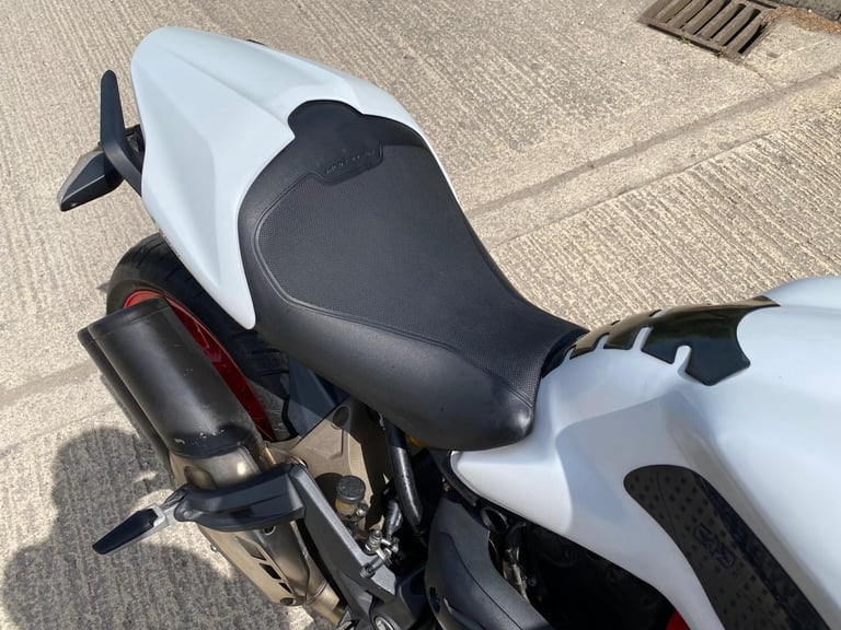 2014 64 DUCATI M821 MONSTER ABS NAKED WHITE M 821 NEW MOT MINT LOW MILES