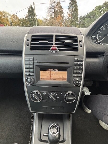 Mercedes A Class A160 CDI AVANTGARDE SE-Reasons to Buy - High quality interior -