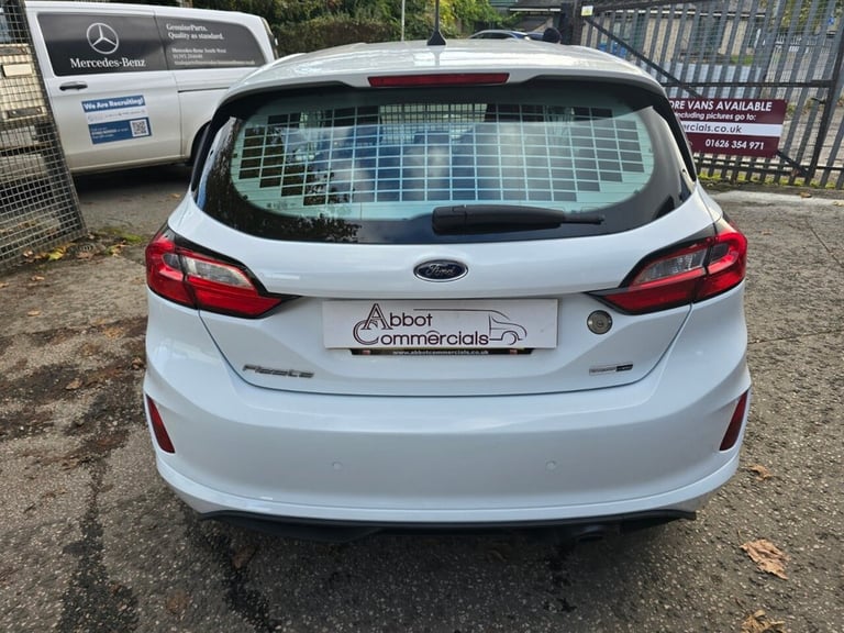 2022 Ford Fiesta Van 1.0T EcoBoost MHEV Sport Van Euro 6 125 ps - AIR CON + CRUISE CAR DERIVED VA...