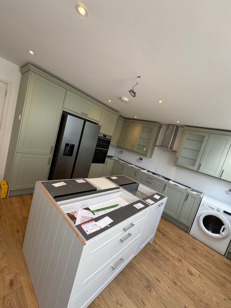 We do Install all compny of kitchens 