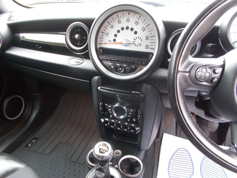 2011 MINI Hatch 1.6 Cooper Soho Euro 5 (s/s) 3dr HATCHBACK Petrol Manual