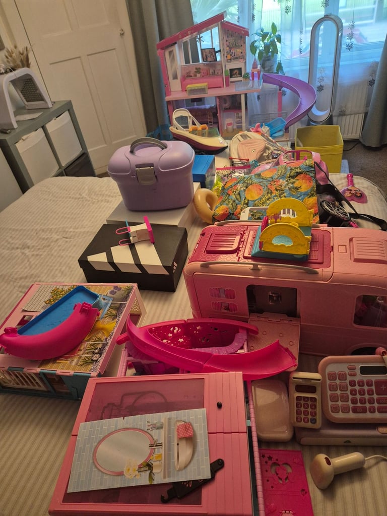 image for Massive Barbie Bundle!!!