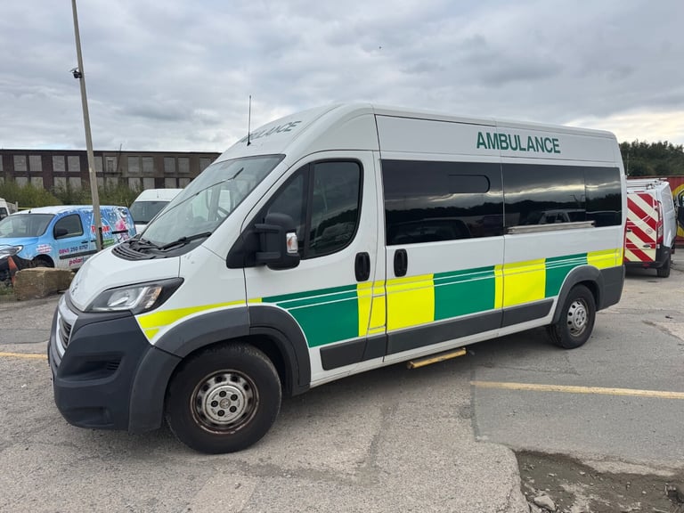 image for 2018/18 PEUGEOT BOXER EX PATIENT TRANFER VEHICLE EURO 6 ULEZ FREE PRICE IS + VAT