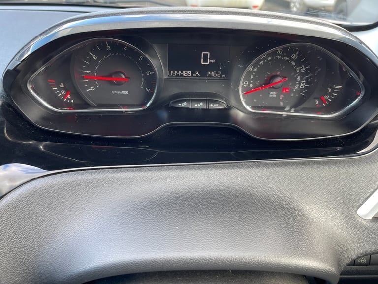 2014 Peugeot 208 ACTIVE 5-Door Petrol