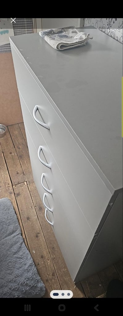 Like new chest of draws x 2