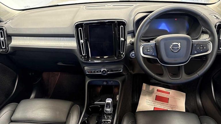 2024 Volvo XC40 2.0 B4P Ultra Dark 5dr Auto SUV Petrol Automatic