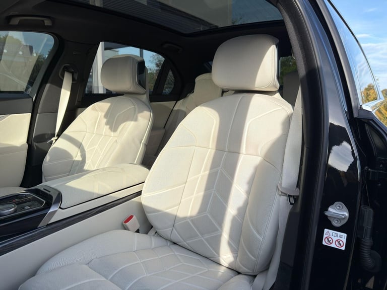 2025 BMW 7 Series 3.0 750e 22.1kWh Excellence Saloon 4dr Petrol Plug-in Hybrid Auto xDrive Eu SAL...