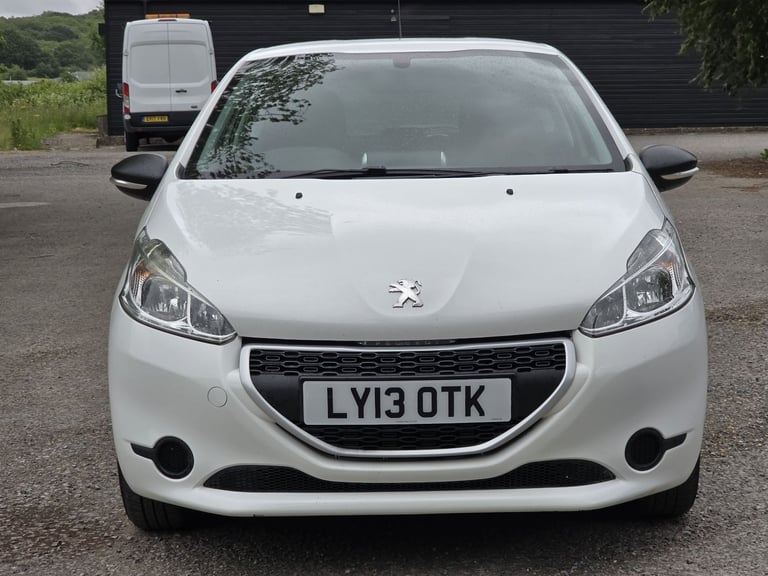 PEUGEOT 208, 2013, 1.0 PETROL MANUAL, MOT AUGUST 2026. SERVICE HISTORY. VERY CHEAP TO RUN 