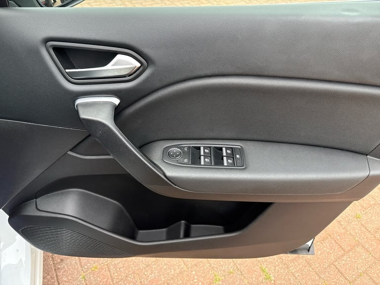 2022 Renault Captur 1.3 TCE 140 SE Edition 5dr HATCHBACK PETROL Manual