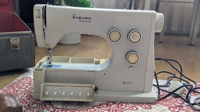 Viking Husqvarna Sewing Machine 