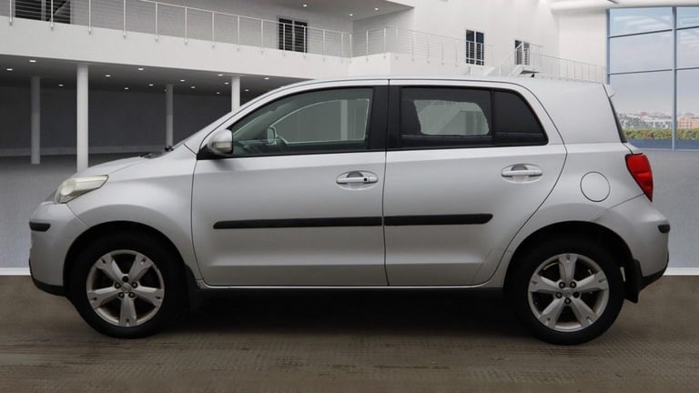 4X4 AWD Toyota, URBANCRUISER, Hatchback, 2011, Manual, 1364 (cc), 5 doors  NOV 2026 MOT