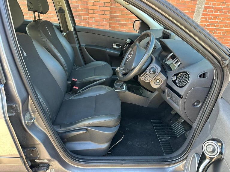 RENAULT CLIO 1.2 Dynamique TomTom Euro 5 5dr 2012