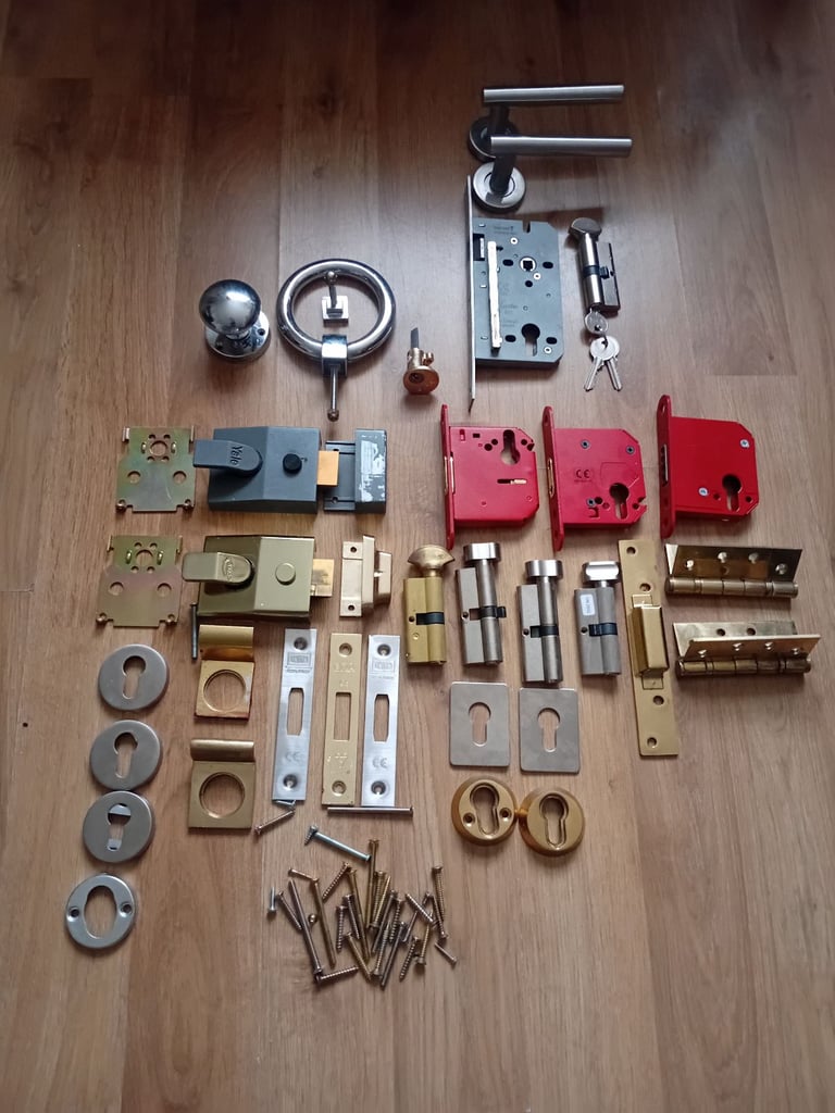 Mixed Doors lockers with all accessory 