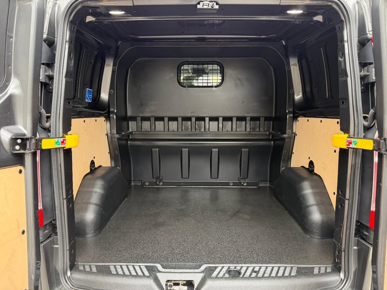 2022/72 FORD TRANSIT CUSTOM LTD RS EDITION 170ps SWB CREW VAN AUTOMATIC "NO VAT"