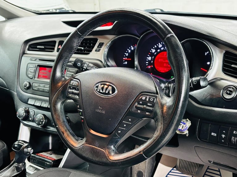 2013 Kia Ceed 1.6 CRDi 2 Auto Euro 5 5dr HATCHBACK Diesel Automatic