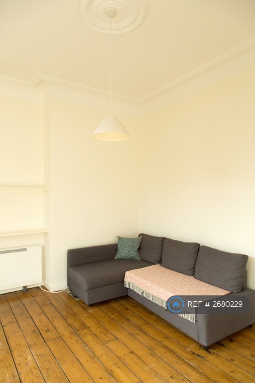1 bedroom flat in Anerley Park, London, SE20 (1 bed) (#2680229)