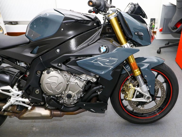 2017 BMW S1000R Sport. ONLY 9,237 MILES. Akrapovic Exhaust. Great Value £7,495