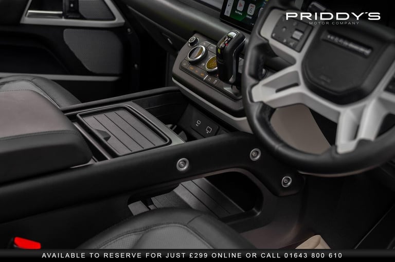 LAND ROVER DEFENDER 90 2.0 P300 X-Dynamic HSE - Amazing spec. Massive presence.
