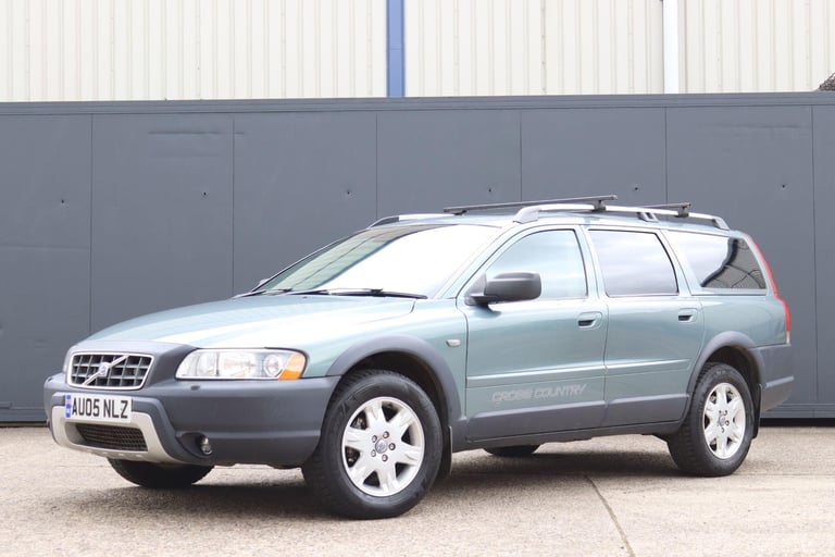 image for 2005 Volvo XC70 2.4 D5 SE Lux AWD 5dr ESTATE Diesel Manual