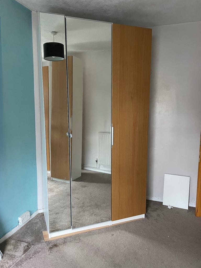 FREE DELIVERY 🥰🚚🥰 IKEA PAX BROWN TRIPLE MIRROR DOOR WARDROBE GOOD CONDITION 
