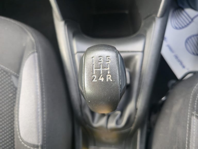 2013 Peugeot 208 1.2 VTi Active 5dr HATCHBACK PETROL Manual