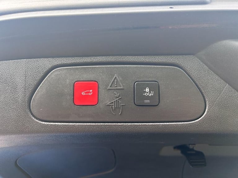 2023 Vauxhall Crossland X 1.6 14.2kwh Ultimate Suv 5dr Petrol Plug In Hybrid Auto Euro 6 (s/s) (2...