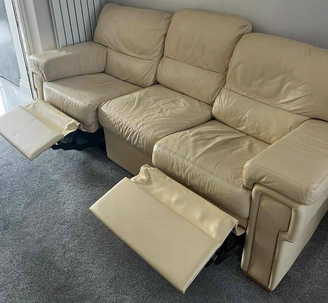 image for Harvey's recliner real leather sofa set (can deliver)