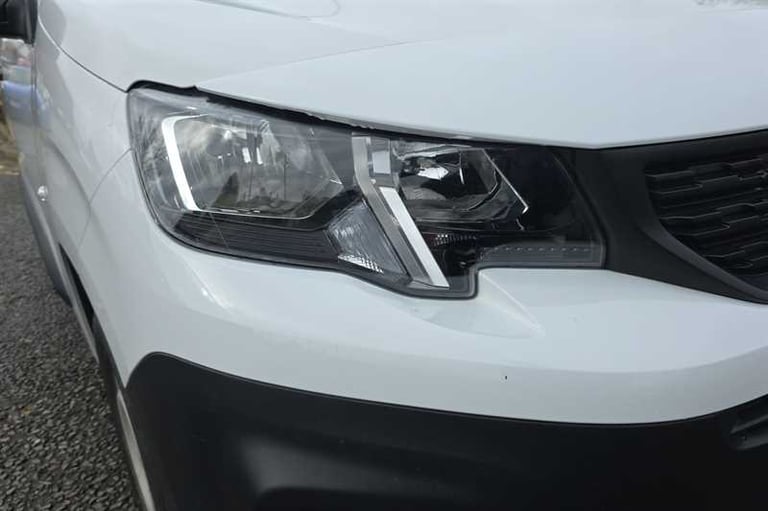 2023 Peugeot Partner 1000 1.5 BlueHDi 100 Professional Premium + Van PANEL VAN DIESEL Manual