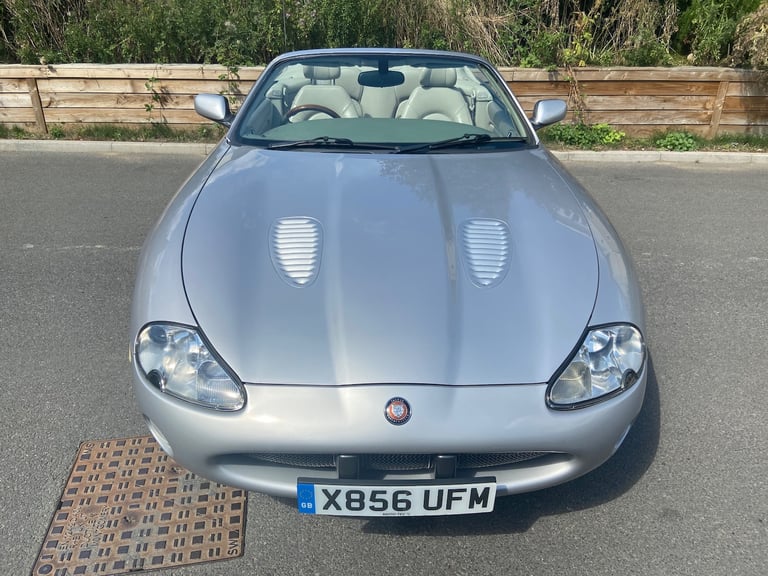 2000 Jaguar XKR 4.0 Supercharged 2dr Auto Petrol