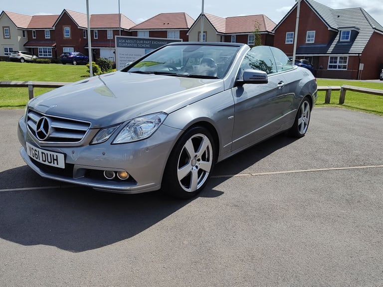 Mercedes-Benz E220 CONVERTIBLE, 61 PLATE, RARE MANUAL, FULL SERVICE HISTORY