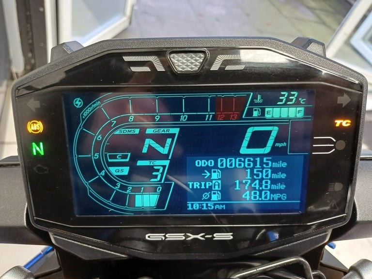 Suzuki GSXS1000   22 plate  only 6615 miles  full service history  delivery p...