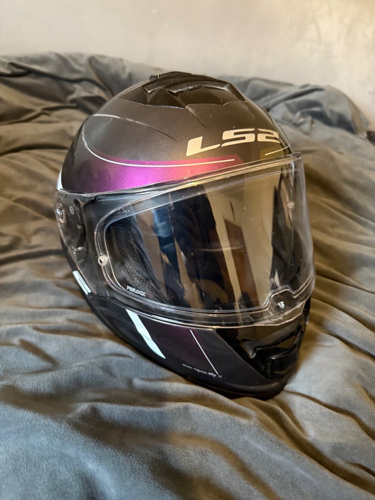 LS2 motorcycle Helmet (XS)