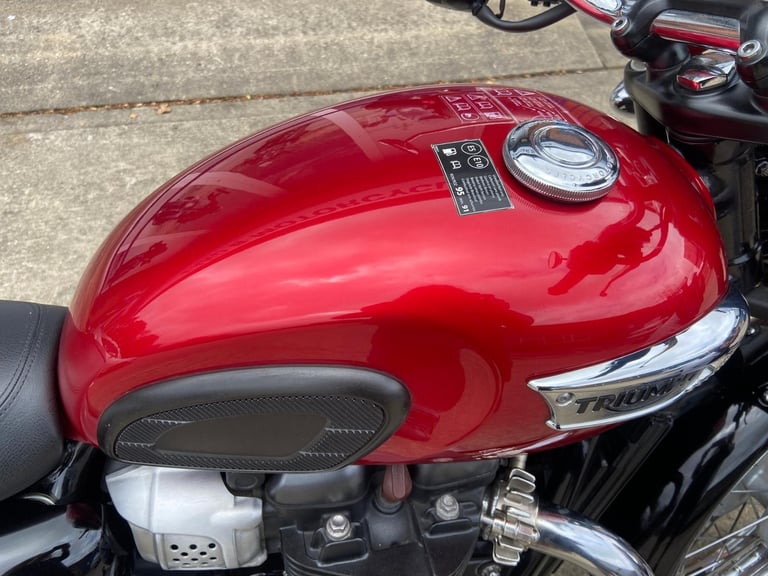 TRIUMPH BONNEVILLE T100, IMMACULATE ! 